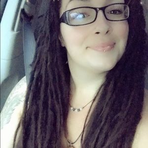 Meet your Posher, Emilee